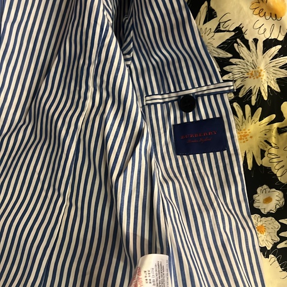 Burberry Children’s blazer, like new. 6 y final price - Picture 3 of 4